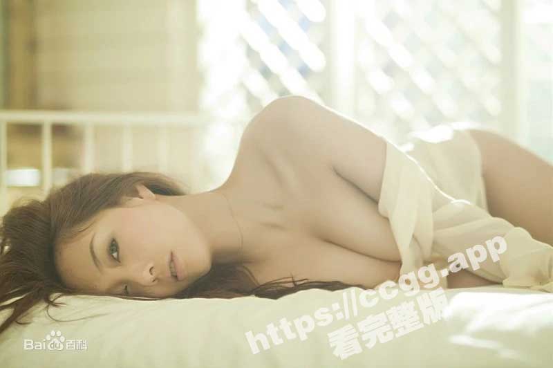 十八线女明星 钟晓红 定制私拍 少妇熟女母狗爬行 自慰放尿各种花活全玩遍！