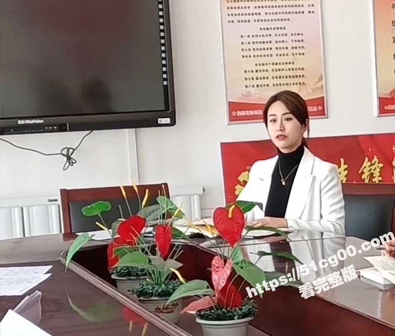 辽宁海城西柳中学英语老师 任芷娴 白天是学校的好老师 深夜是主人的肉便器