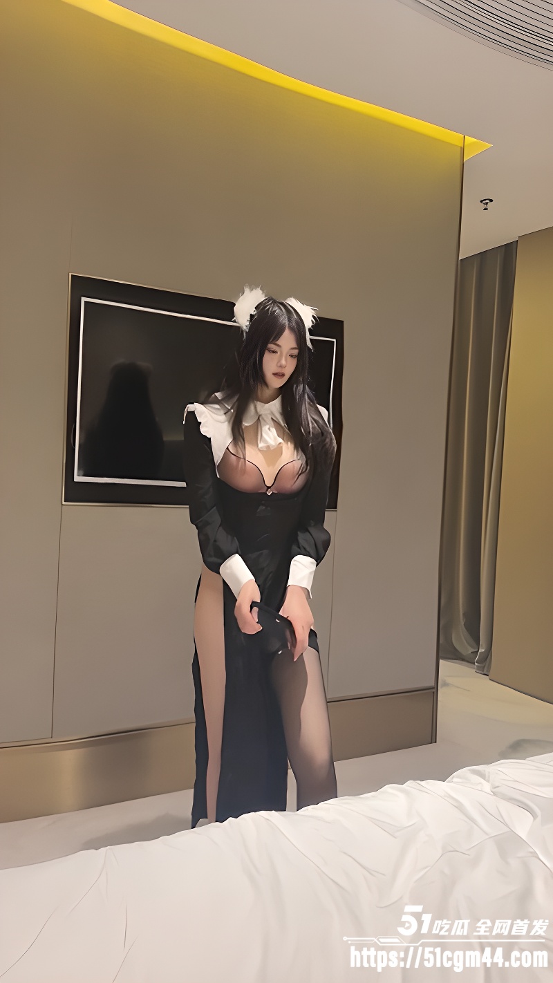 厦门女大学生 杨莉莉 酒店黑丝美腿跪地口交 骑乘后入高速切换操到腿软！