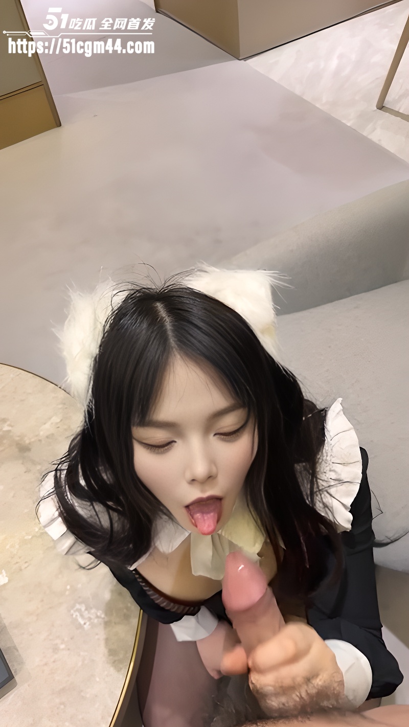 厦门女大学生 杨莉莉 酒店黑丝美腿跪地口交 骑乘后入高速切换操到腿软！