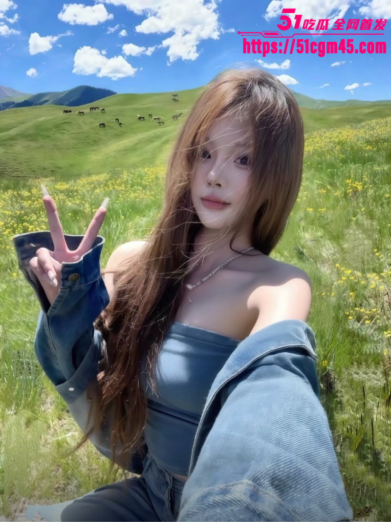 抖音网红 秦淮 一对一定制私拍 制服裸舞风骚诱惑  极致身材淫荡迷人