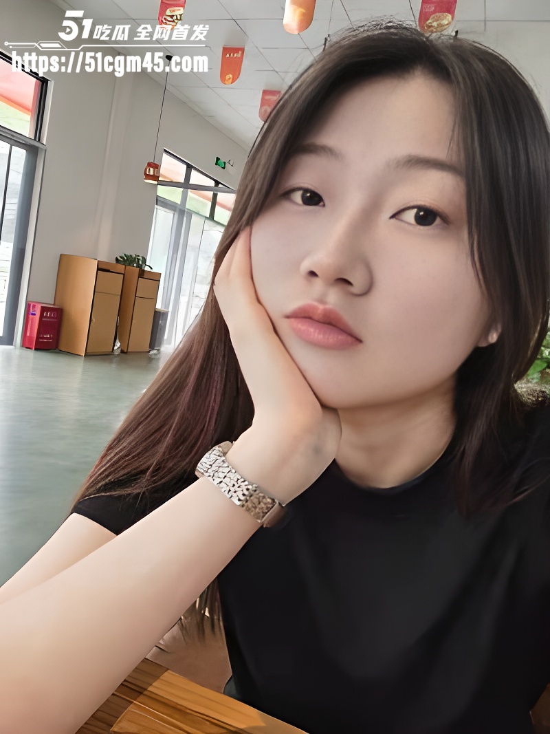 河南上饶学生妹被金主包养拍下大量不雅视频 线上裸聊怼逼揉穴 酒店美腿玉足足交榨精
