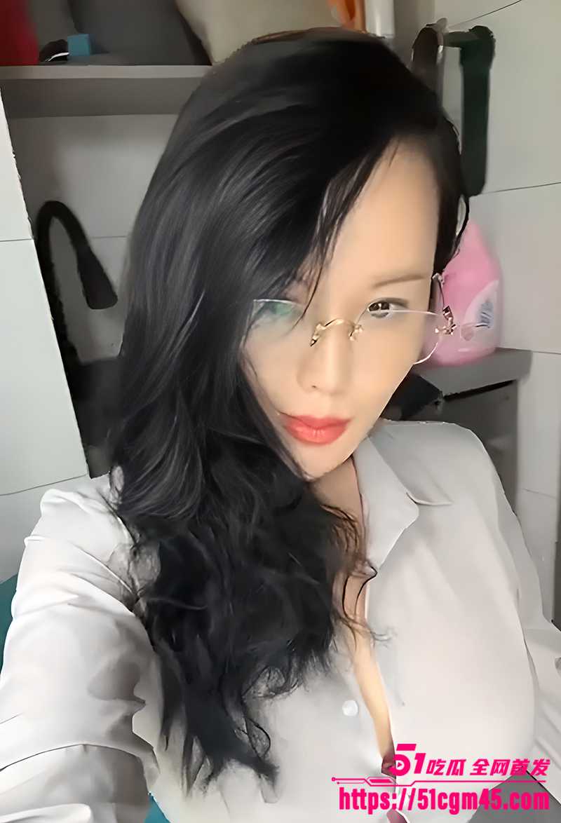 网红美熟女 姚夫人 1V1裸聊自慰录屏 露脸揉奶怼穴 淫液泛滥骚爆