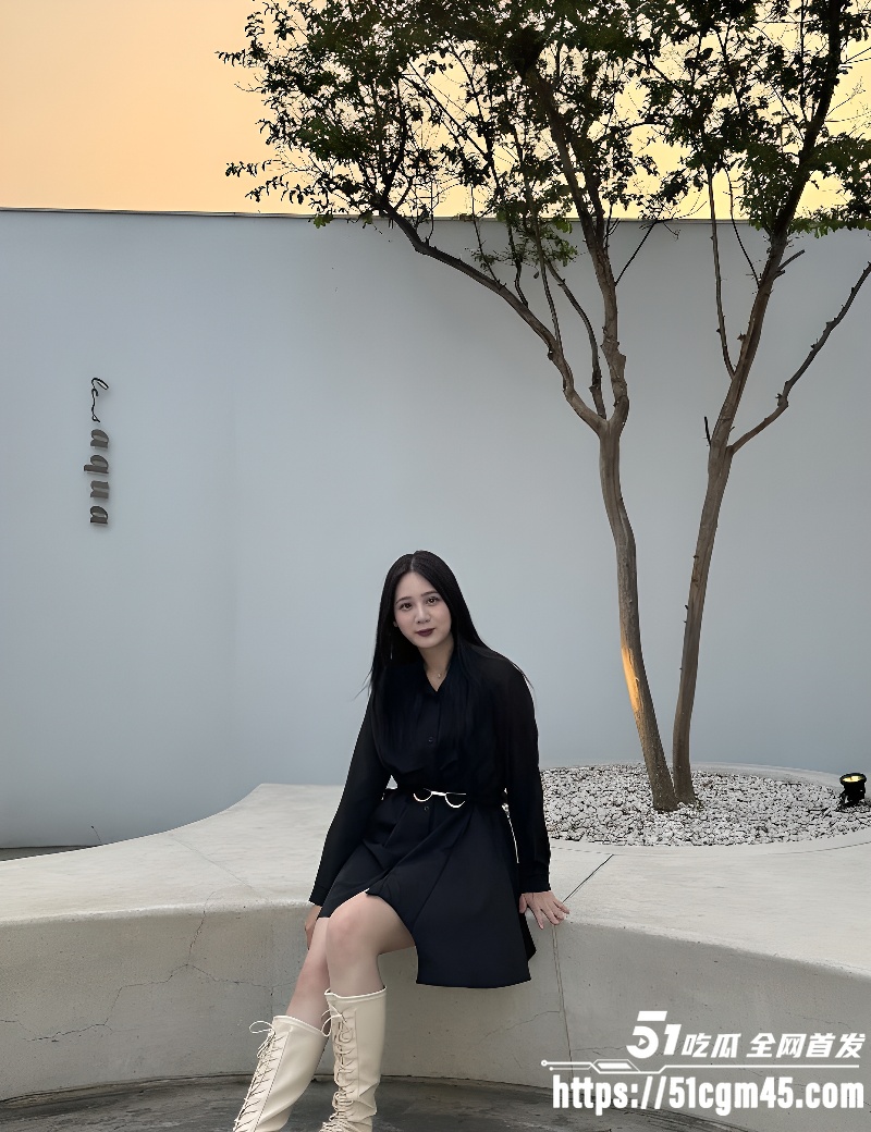 高颜值小网美 被渣男前男友泄密 深喉口交反差爆表 后入爆操骚叫又浪又好听！