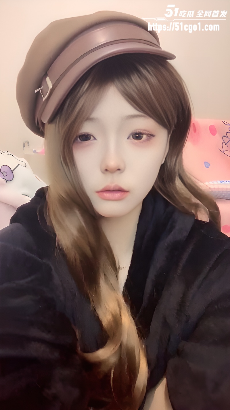 极品女大 下海直播裸舞 扭腰甩胸扭动玉躯 配上动感音乐勾得人神魂颠倒！