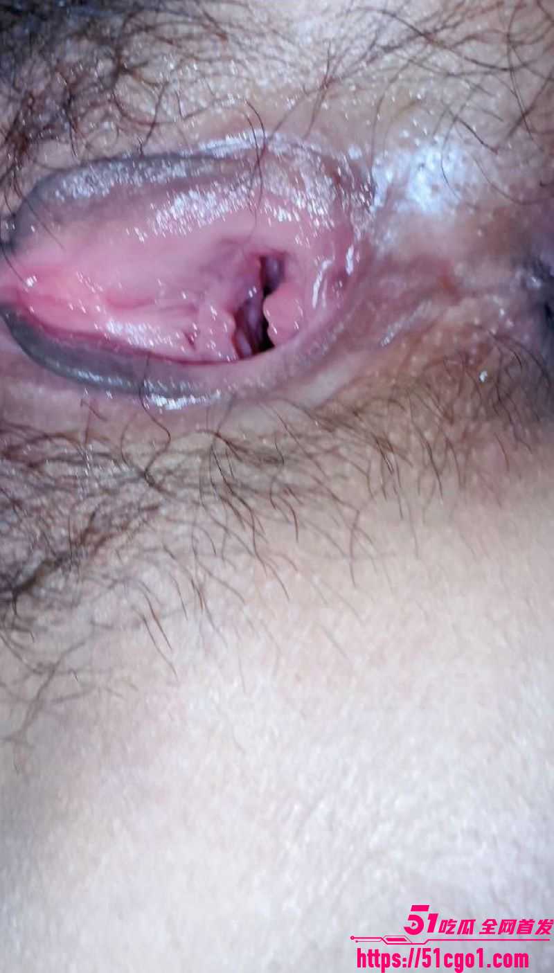 海角乱伦大神偷尝嫂子的禁果 发现嫂子出轨后拍下找嫂子做爱时候的对话！
