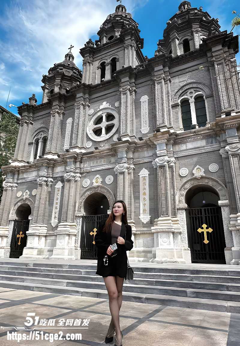湖北性瘾少妇 婚后生活曝光 炮机狂插湿鲍 骑乘吸附龙根 属实是母狗界的天花板！