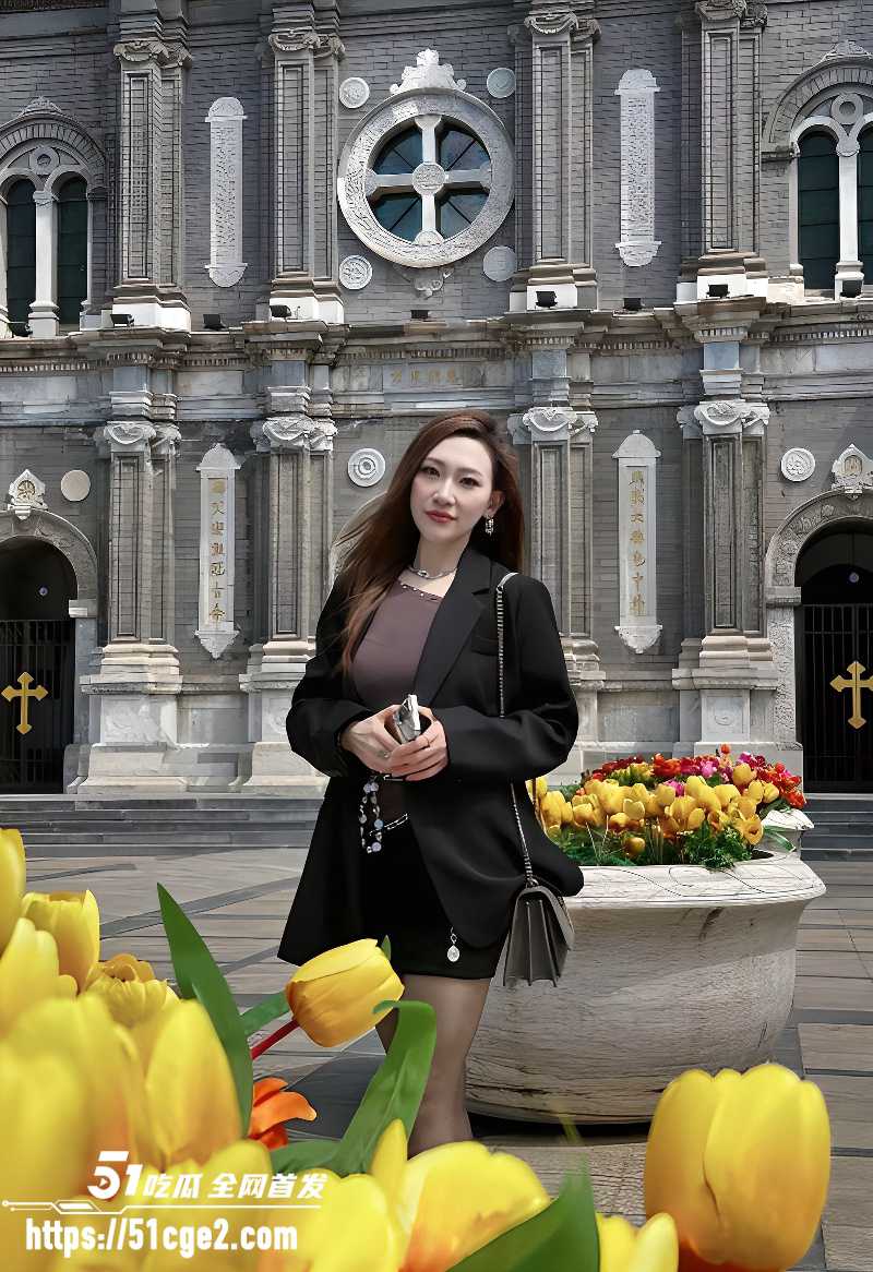 湖北性瘾少妇 婚后生活曝光 炮机狂插湿鲍 骑乘吸附龙根 属实是母狗界的天花板！