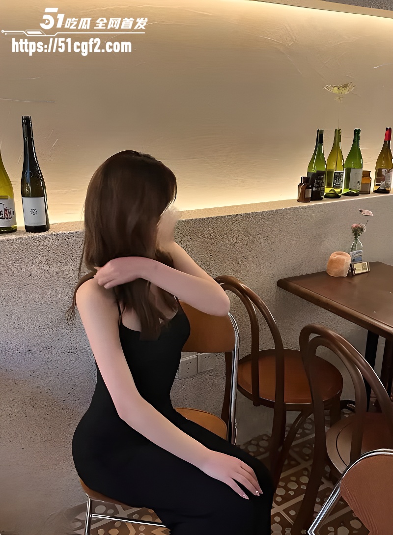 海角乱伦大神烟色晚空 和妹妹在酒店放飞自我 性瘾妹妹做爱太疯狂操慢都不行