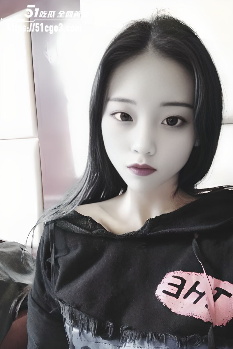 极品长发美女 温丽妮 出租屋内疯狂深喉口交 后入抽插榨干最后一滴精液！
